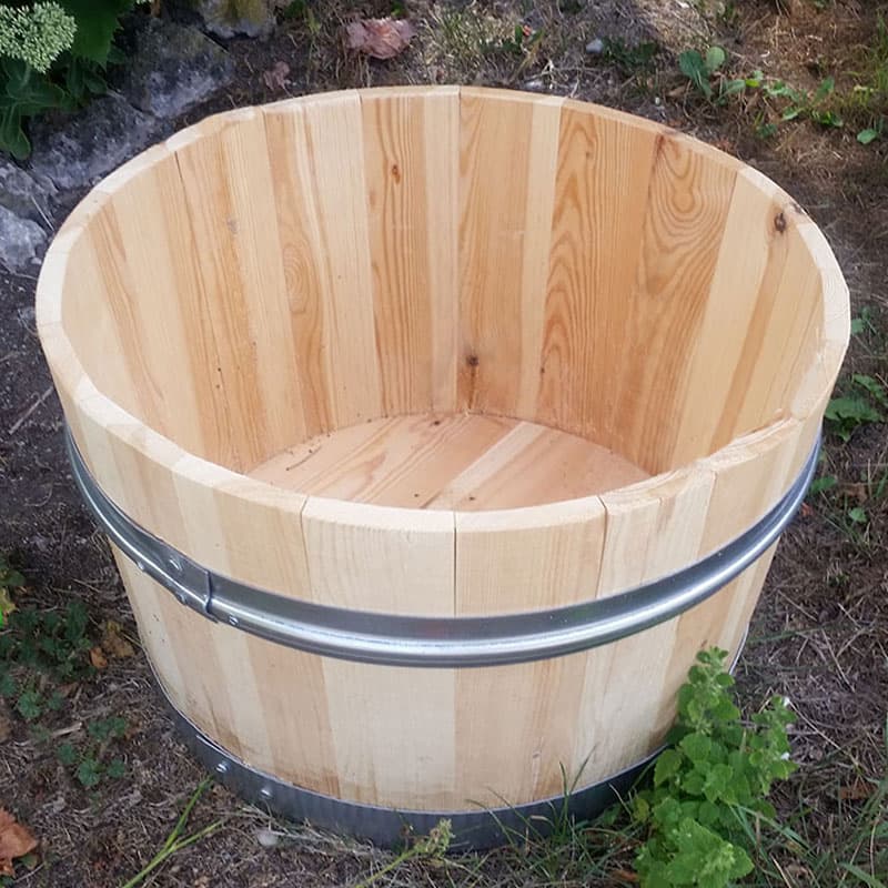 Blomlåda i trä, hartsrik furu, H:37 x Ø53 cm, volym 60 liter, för trädgård, terrass, balkong, hållbar.
