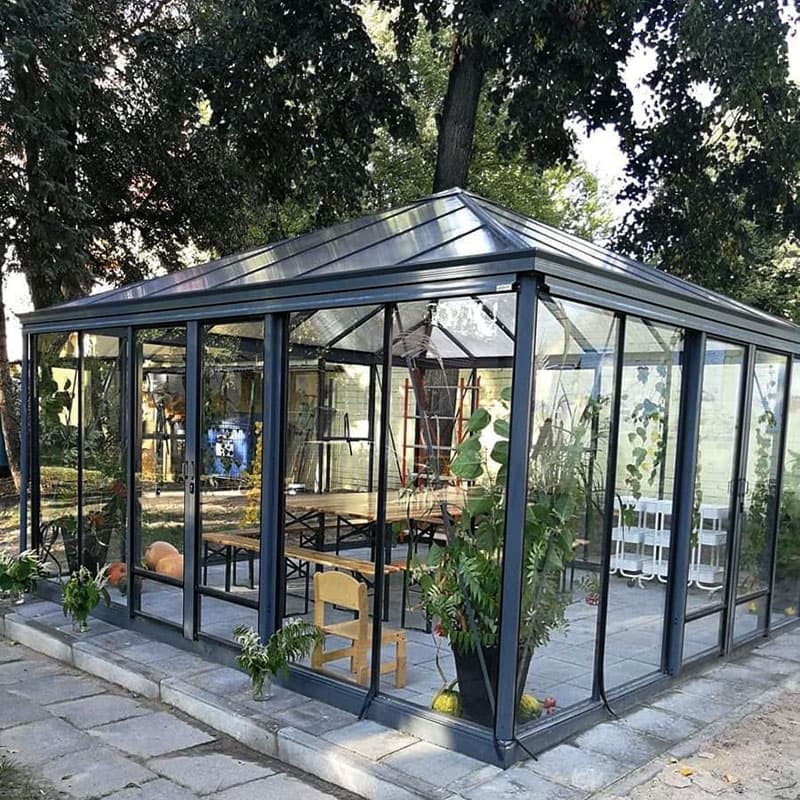 Tetra 21 kvm, lackerat, Fyrkantigt växthus, 21 kvm, Lackerad stålram, 2 fönster, Ventilation