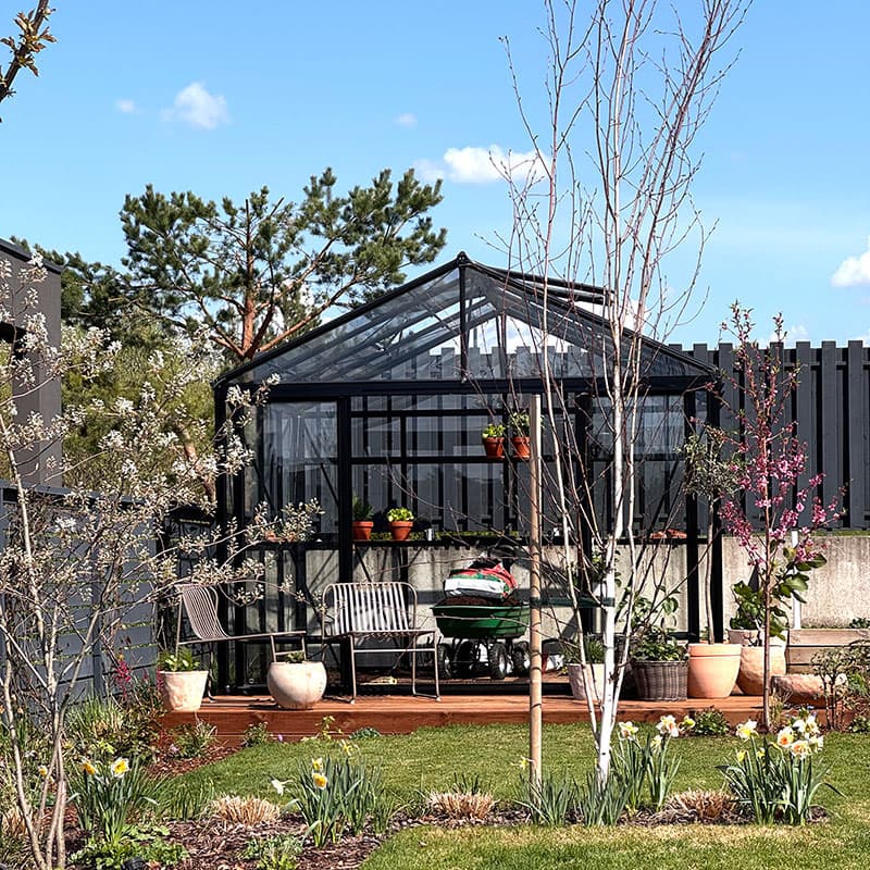 Ventus 18,7 kvm svart, Stort växthus, 18,7 kvm, Svart, Skjutdörr, 4 ventilationsfönster