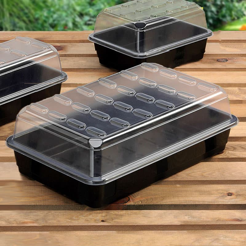 Miniväxthus, svart, 37,5x23x12,5 cm, 100% återvunnen plast, dräneringshål, hållbart i 2-3 säsonger.