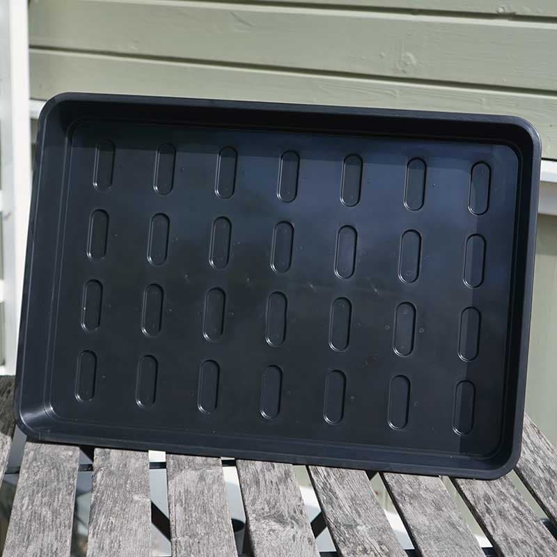 Odlingslåda XL, svart, L58 x B40,5 x H7 cm, 100% återvunnen plast, 100% återvinningsbar, volym 13,5 liter.