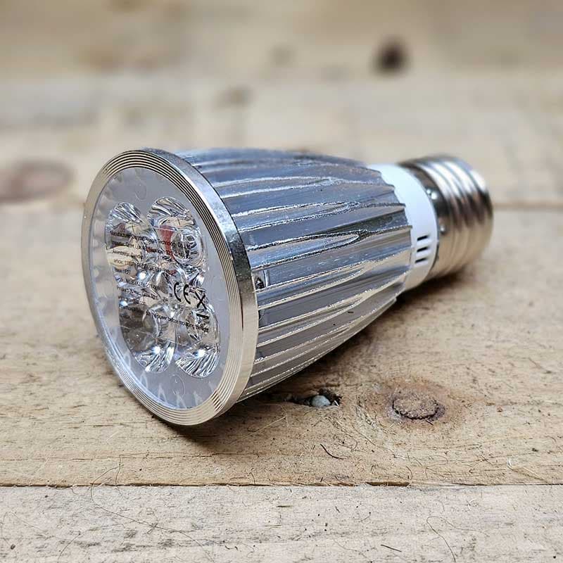 LED-lampa Growspot 7W E27, 7W, E27-sockel, 2x660nm röd, 3x5000K dagsljus, ljusvinkel 60°.