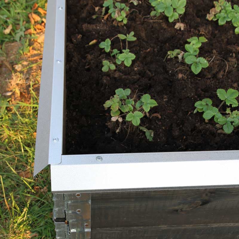 Snigelkant för odlingskrage, 60 x 80 cm, aluzinkbehandlad plåt, skyddar mot sniglar, underhållsfri, skruvas fast.