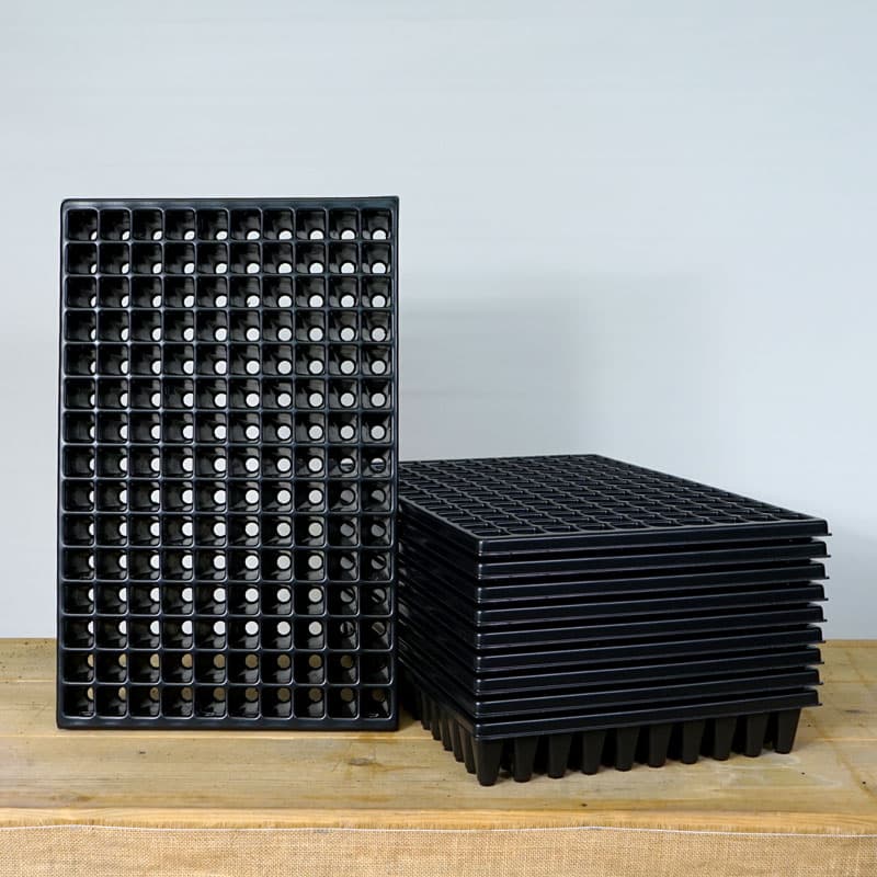 Pluggbrätte 150 celler, 10-pack, 33x51 cm, 100% återvunnen polystyren, stabila och långlivade.